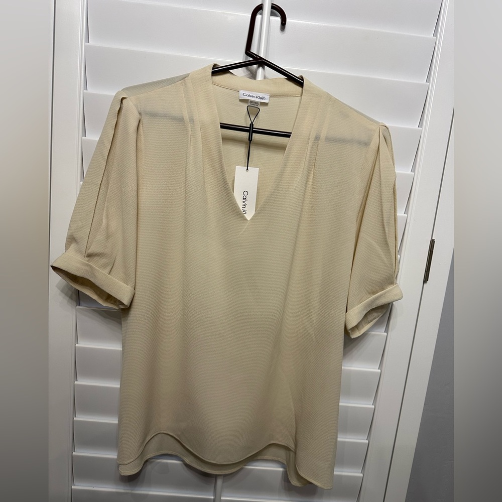 Calvin Klein Women's Short Sleeve Blouse with Inverted Pleat wheat color